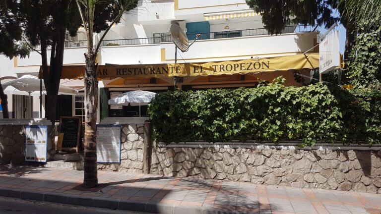 bar-restaurante-el-tropezon-0