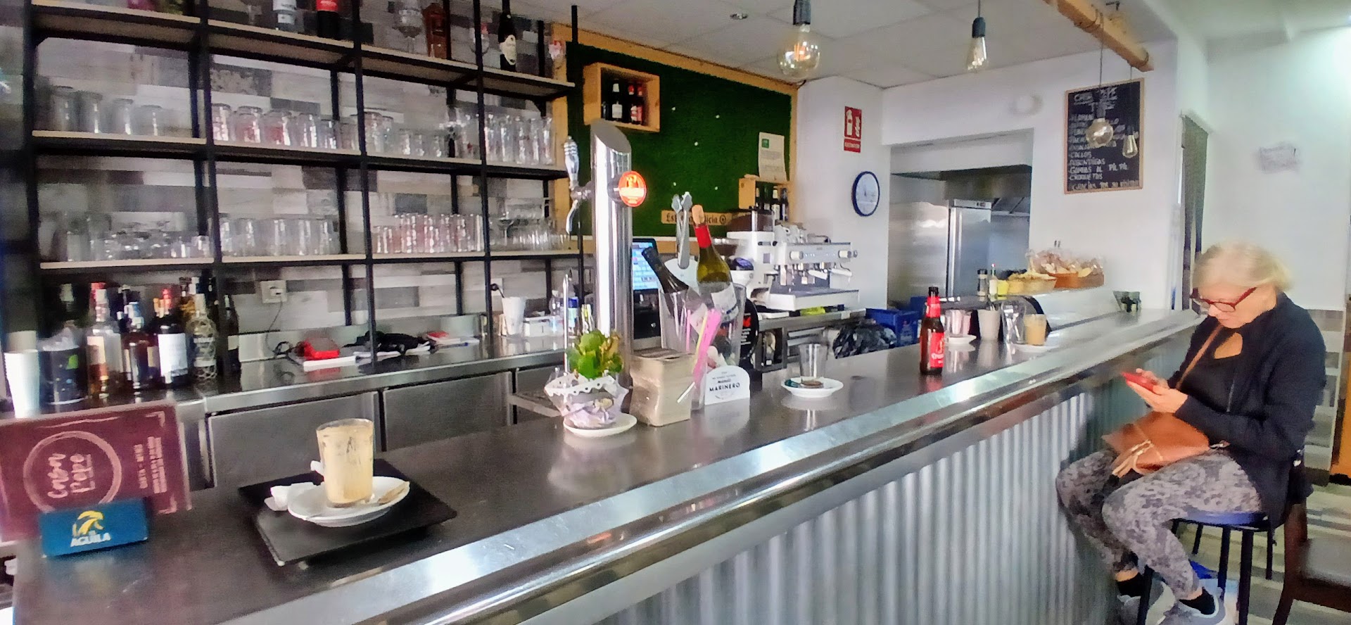 barcafeteriacuevas-0