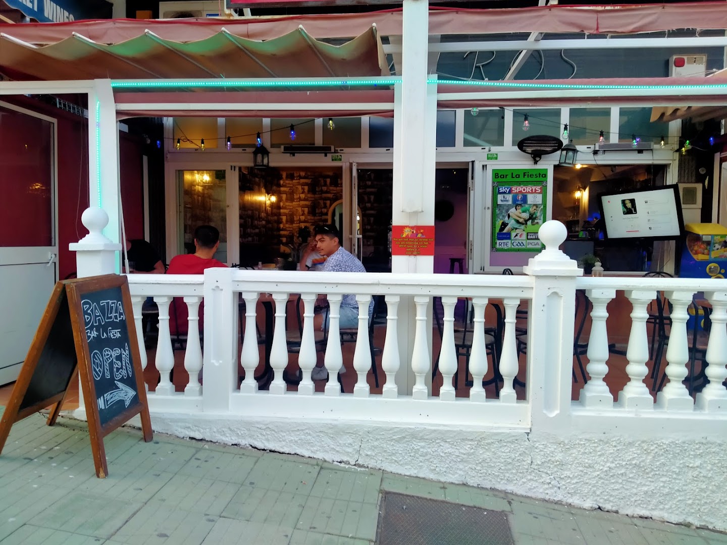 bazzas-bar-la-fiesta-0