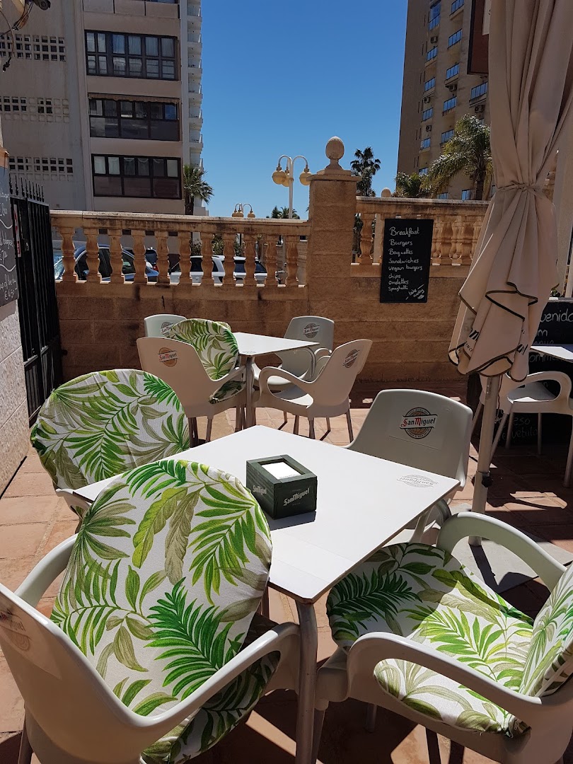 caballito-de-mar-the-sea-horse-bar-cafe-benalmadena-0