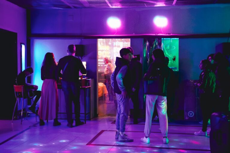 ciberpunk-gaming-center-0 ciberpunk-gaming-center-0