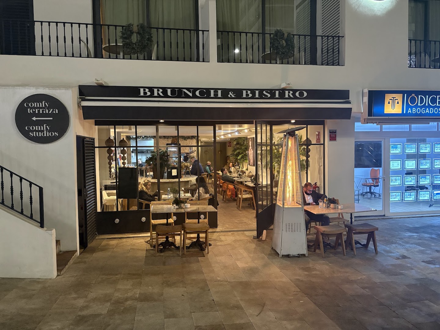 comfy-brunch-bistro-0