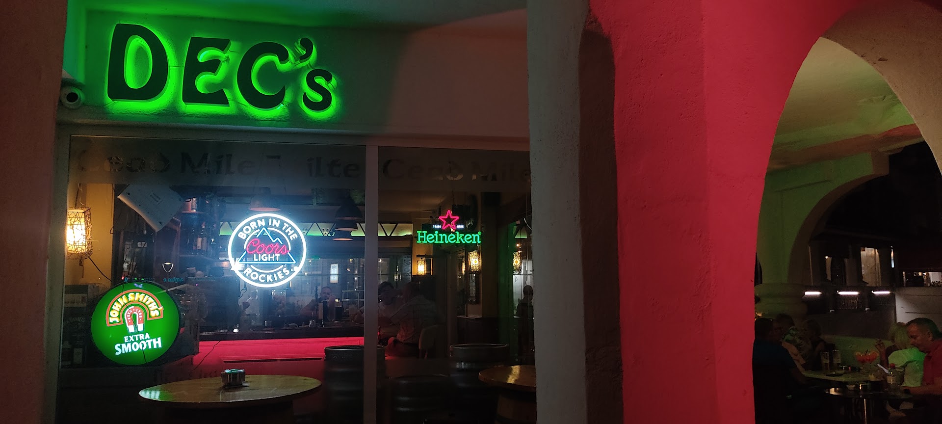 decs-irish-bar-puerto-marina-0