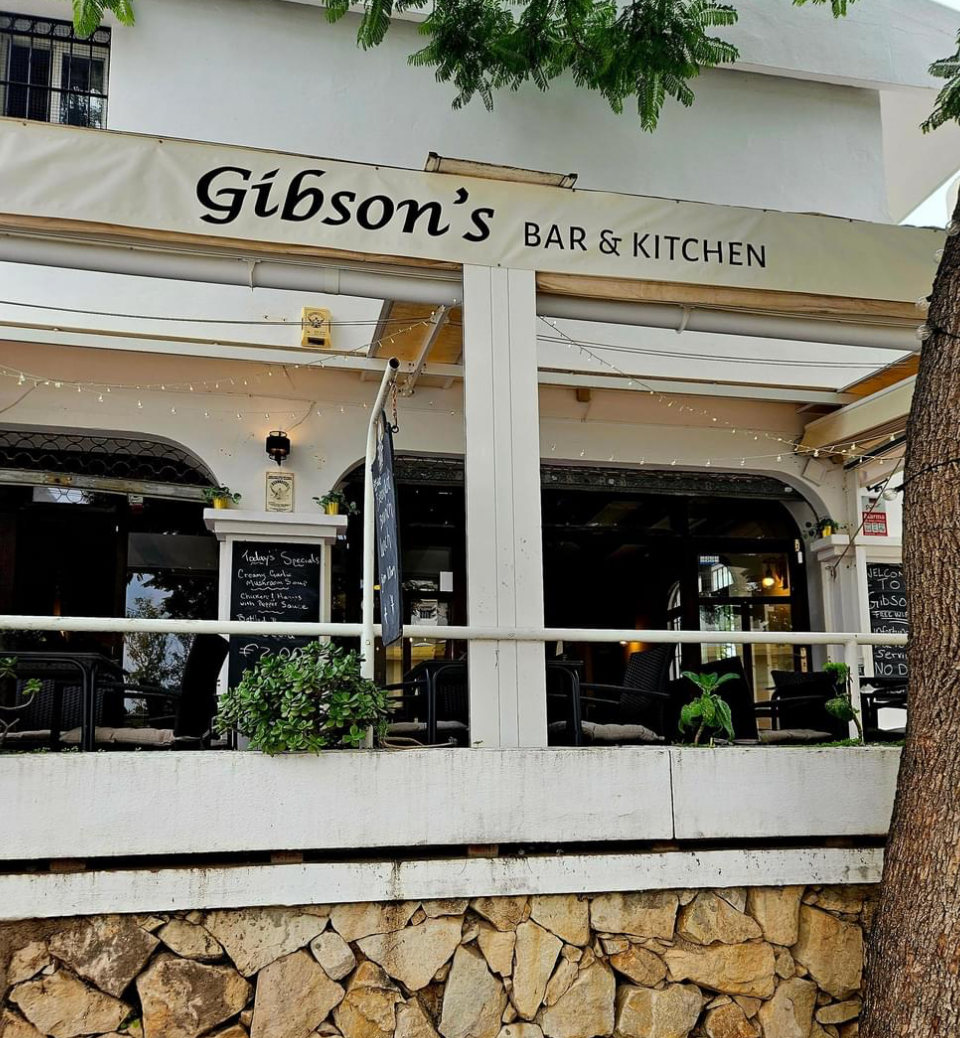 gibsons-bar-kitchen-0