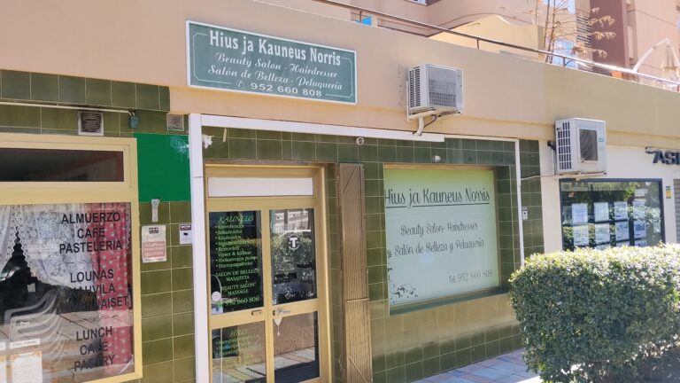 hiusjakauneusnorris-0