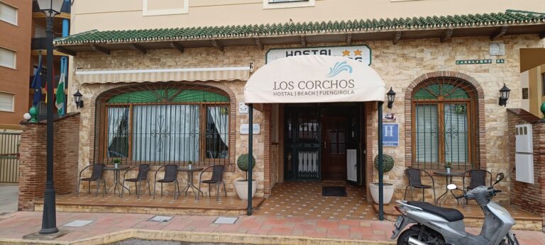 hostal-los-corchos-0