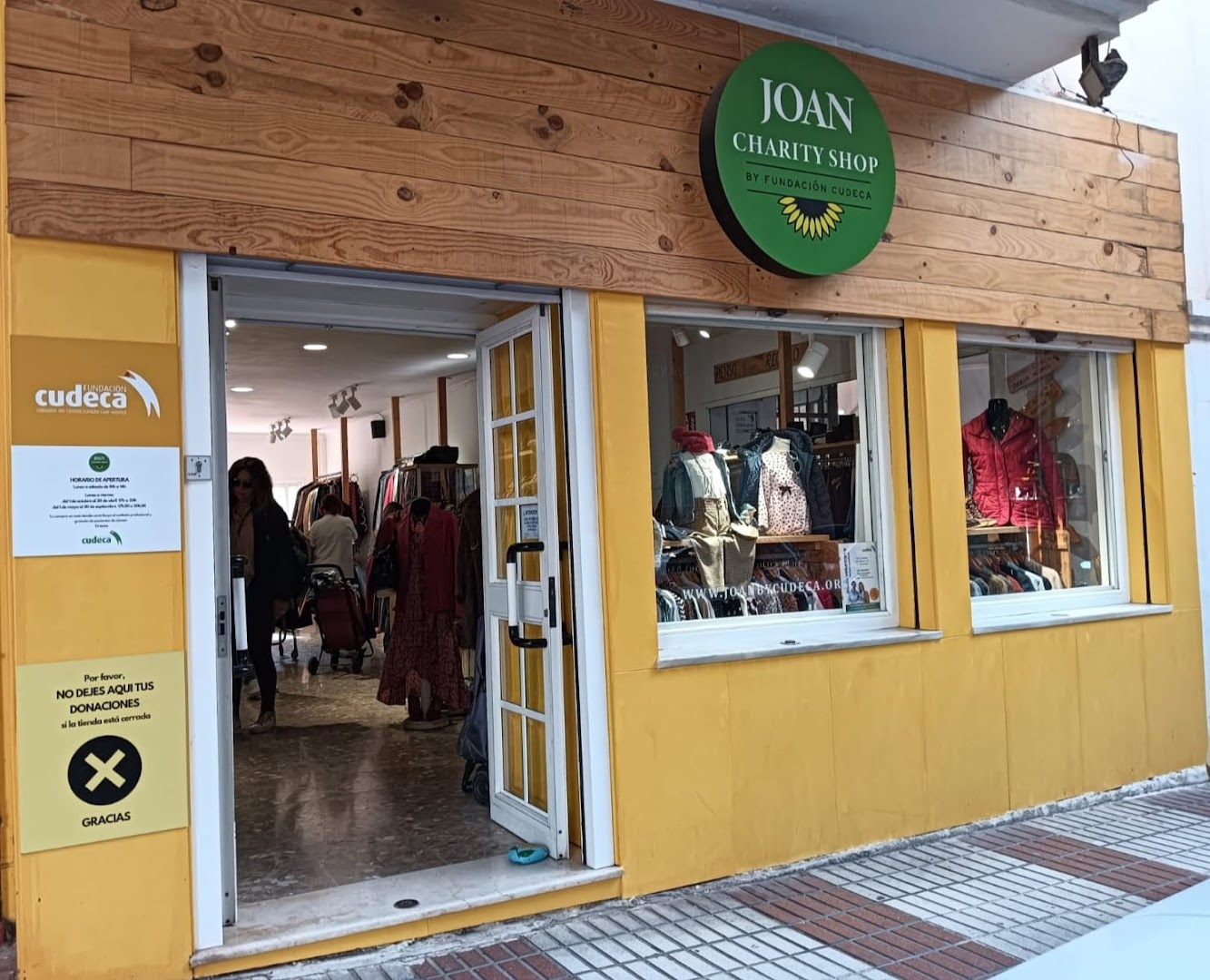 joan-by-cudeca-tiendas-de-segunda-mano-beneficas-benalmadena-arroyo-de-la-miel-0