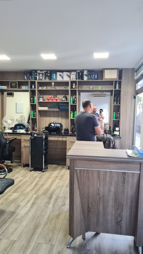 los-amigos-peluquero-fuengirola-0