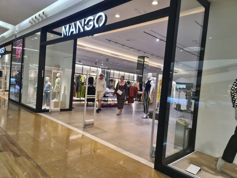 mango-teen-0 mango-teen-0