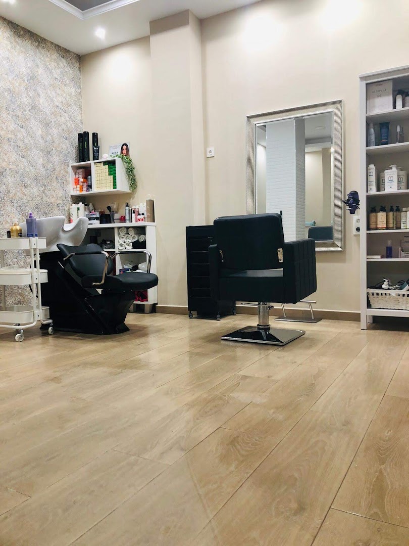 nail-centre-sandra-jimenez-and-hairdresser-loly-soler-0