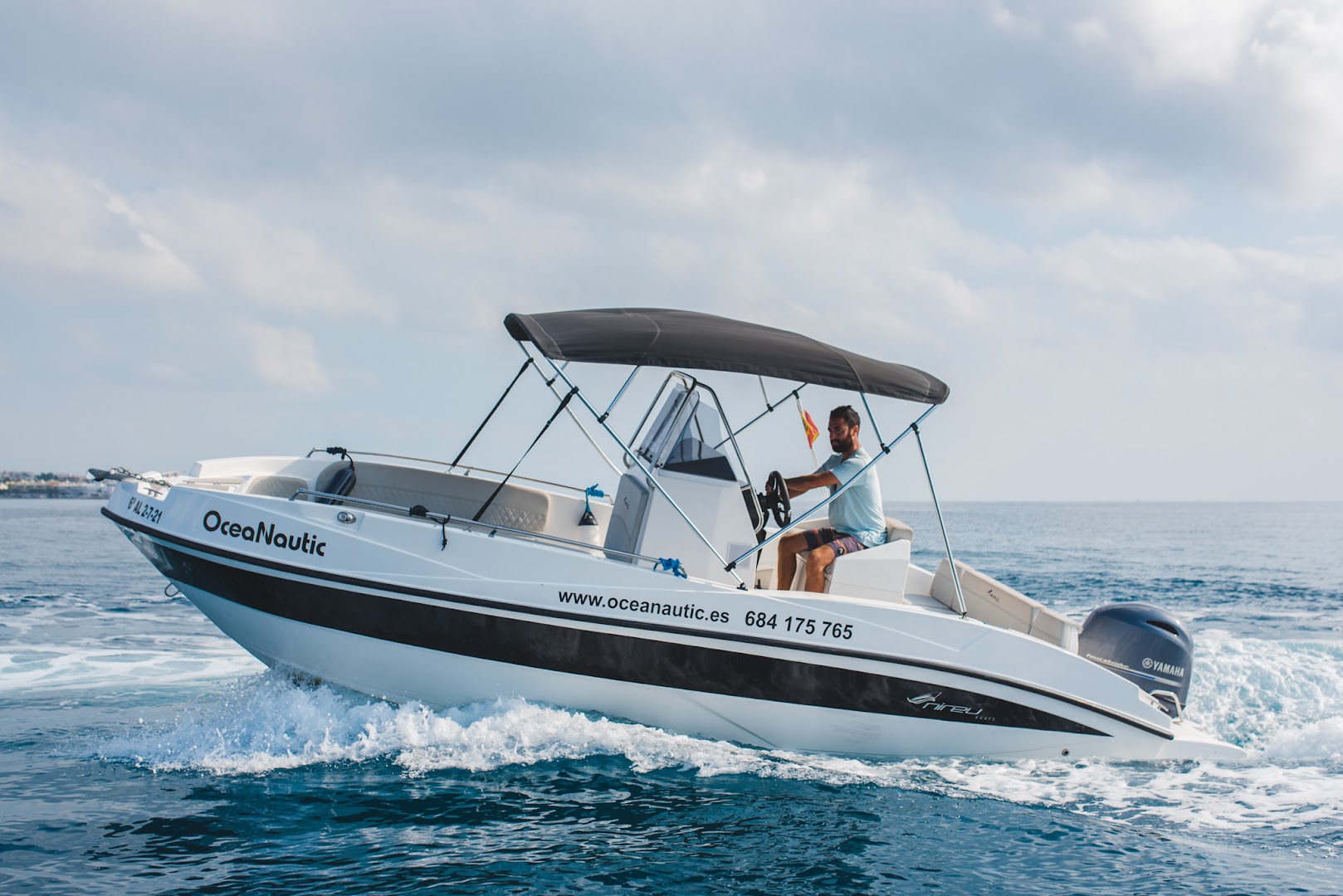 oceanautic-%f0%9f%8c%8a-escuela-nautica-en-malaga-0