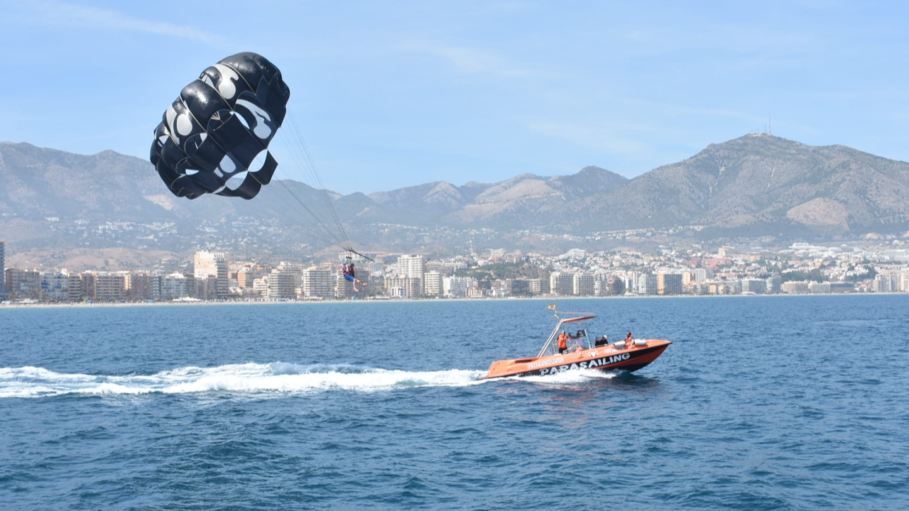 parasailing-fuengirola-pirate-parasailing-0