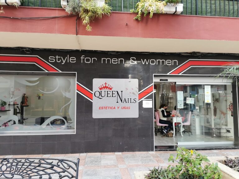 queen-nails-0 queen-nails-0