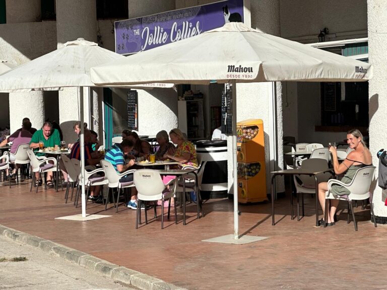 the-jollie-collies-tavern-0