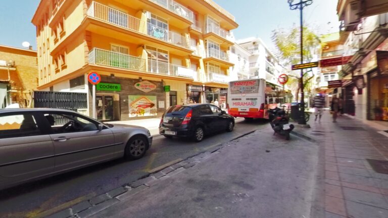 weekend-brand-outlet-shop-0