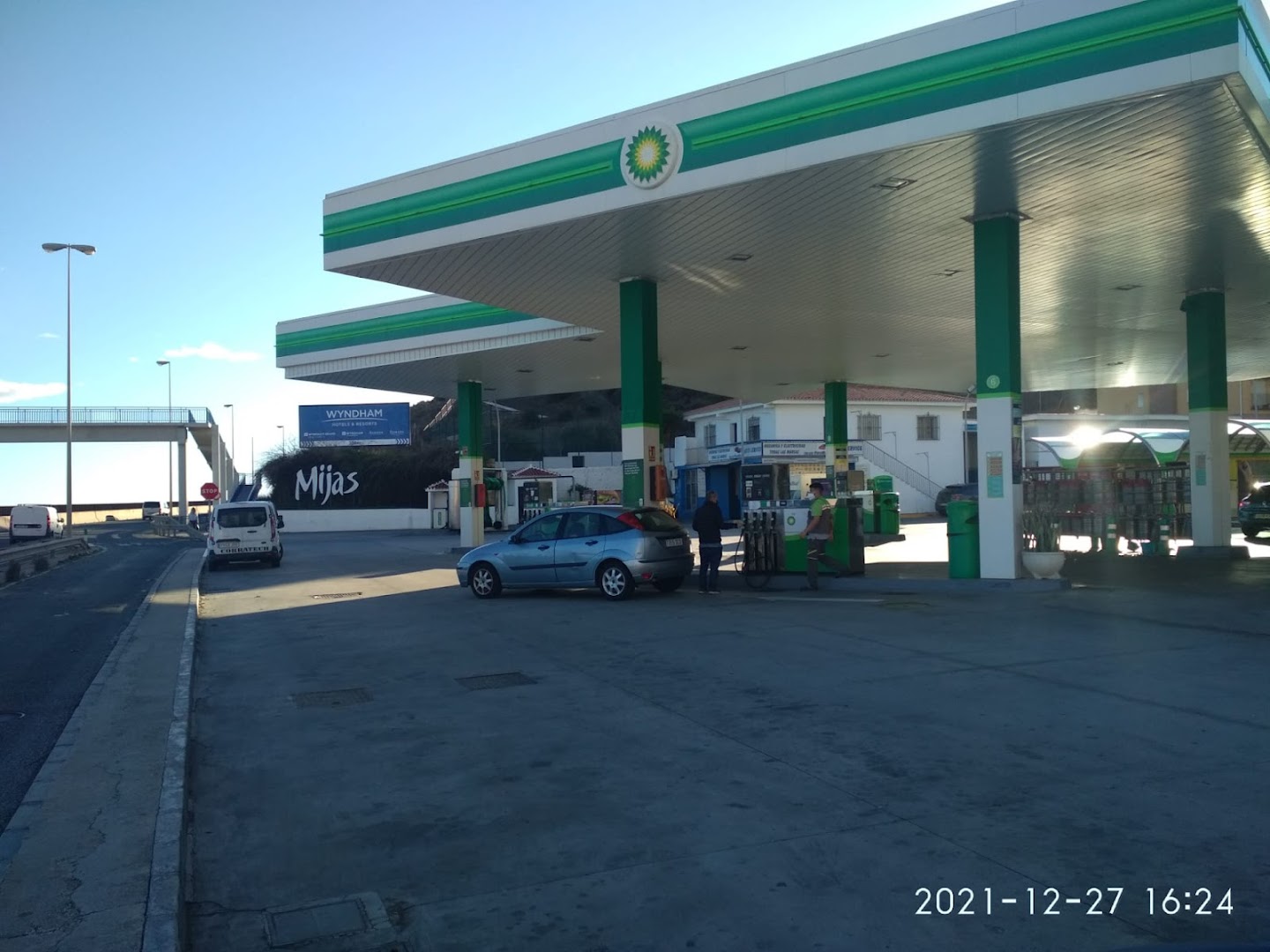 cafeteria-estacion-de-servicio-bp-el-castillo-0