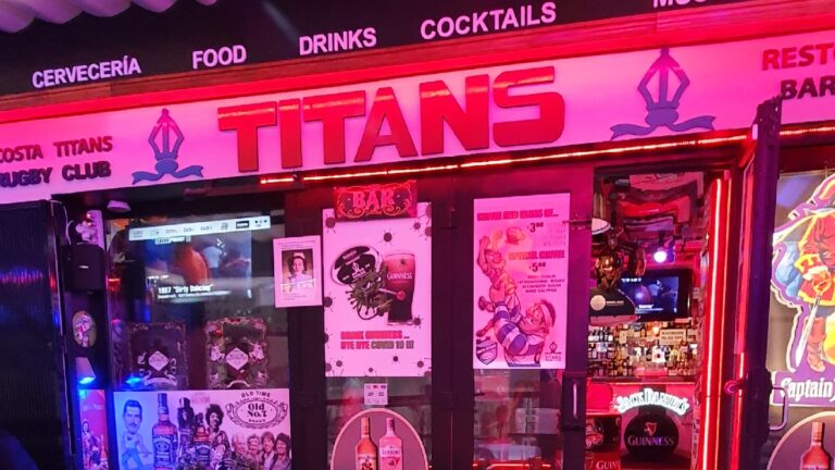 titans-resto-bar-0 titans-resto-bar-0